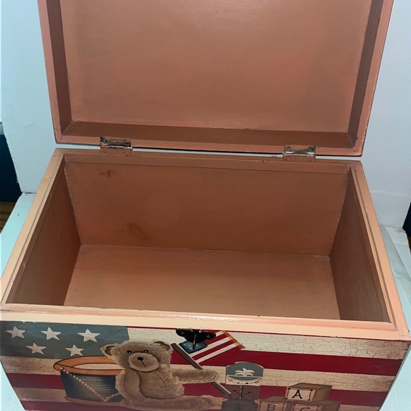 Antique Kids Chest/Toy Box - Picture 6 of 8